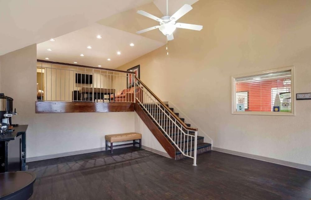 Studio 6 Suites Jackson Ridgeland MS 6/56