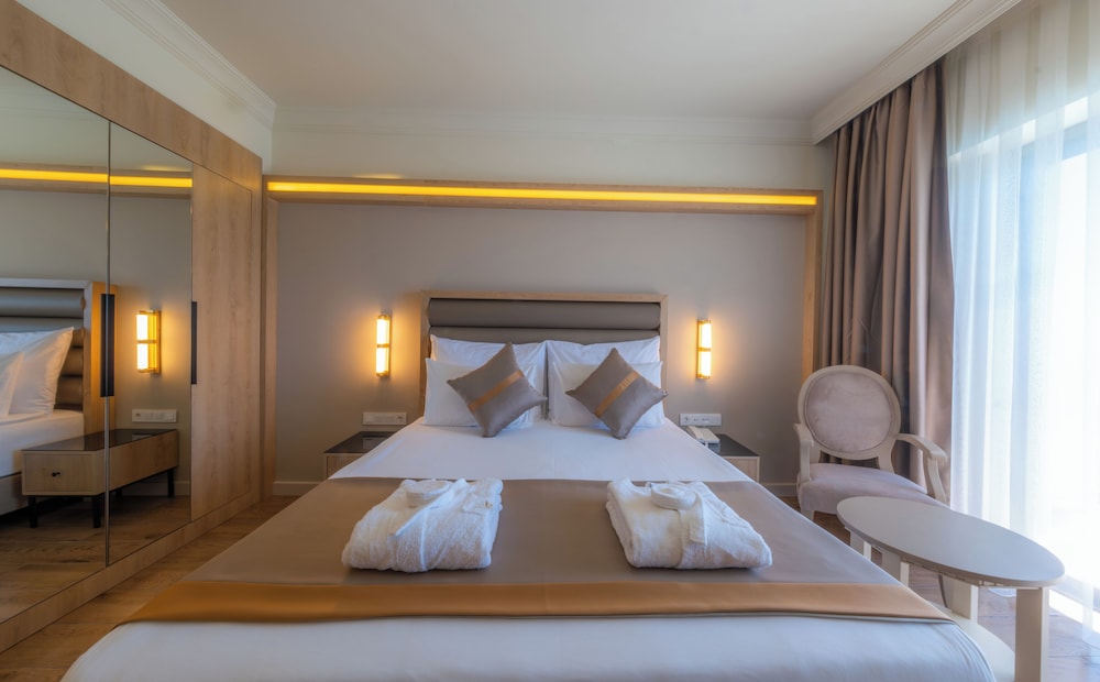 STANDARD SEA VIEW ROOM