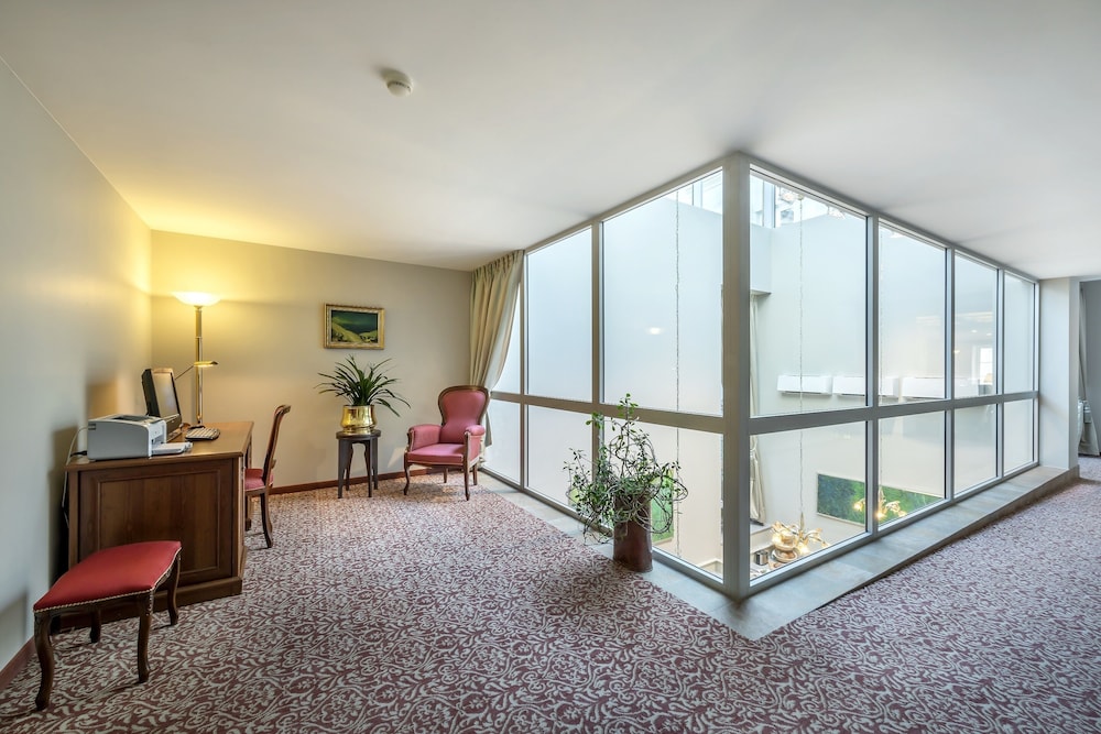 Ratonda Centrum Hotel 35/65