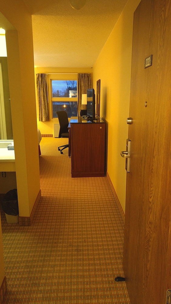 Best Value Inn & Suites Parry Sound 15/17