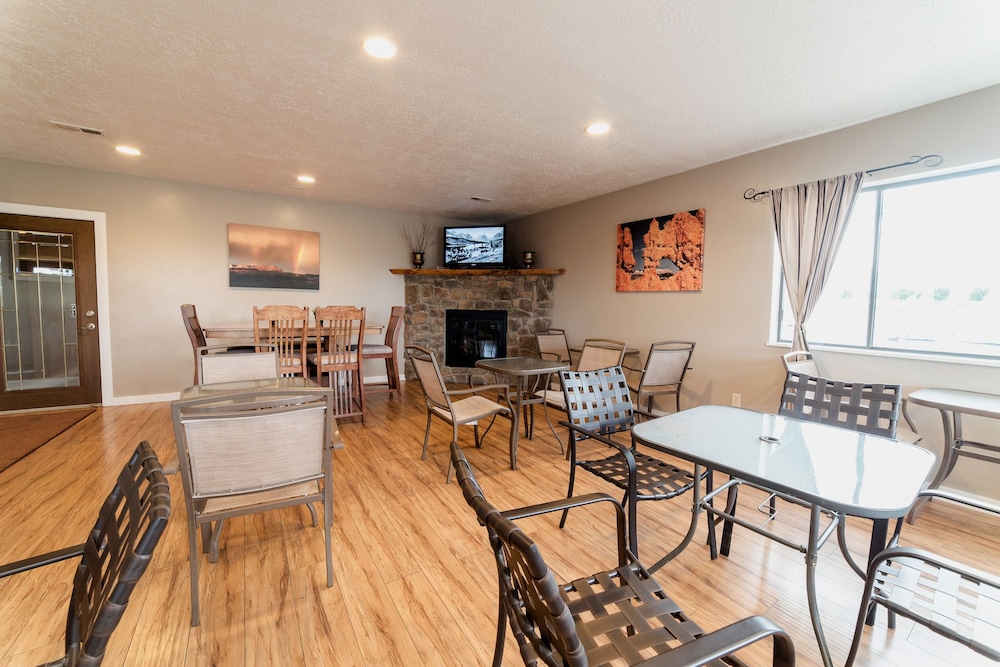 Red Ledges Inn 41/50