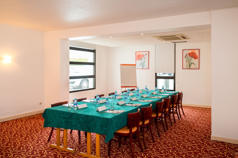 Brit Hotel Rennes Cesson - Le Floreal 52/66