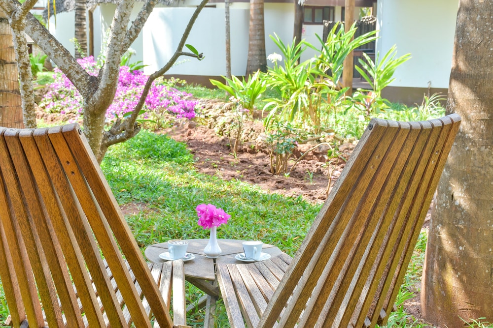 Kena Beach Hotel 60/64