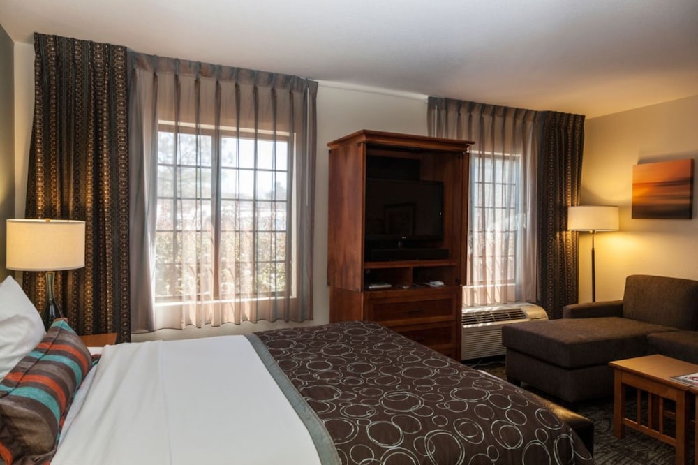 جناح استوديو بسرير كوين بمطبخ، Staybridge Suites Co Springs Air Force Academy 5/10