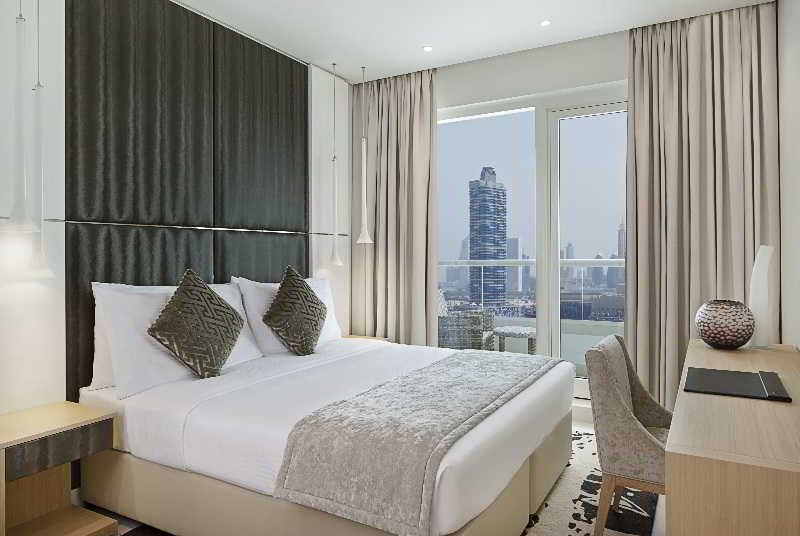 3 BEDROOMS, SUITE