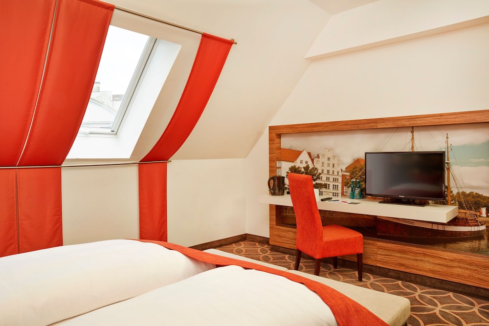 H+ HOTEL LUBECK 24/50