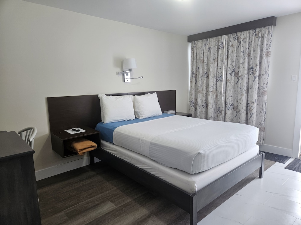 Leelas Villa Inn Flesherton 14/28