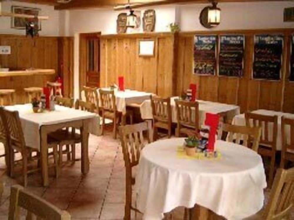 Euro Youth Hotel & Krone 45/66