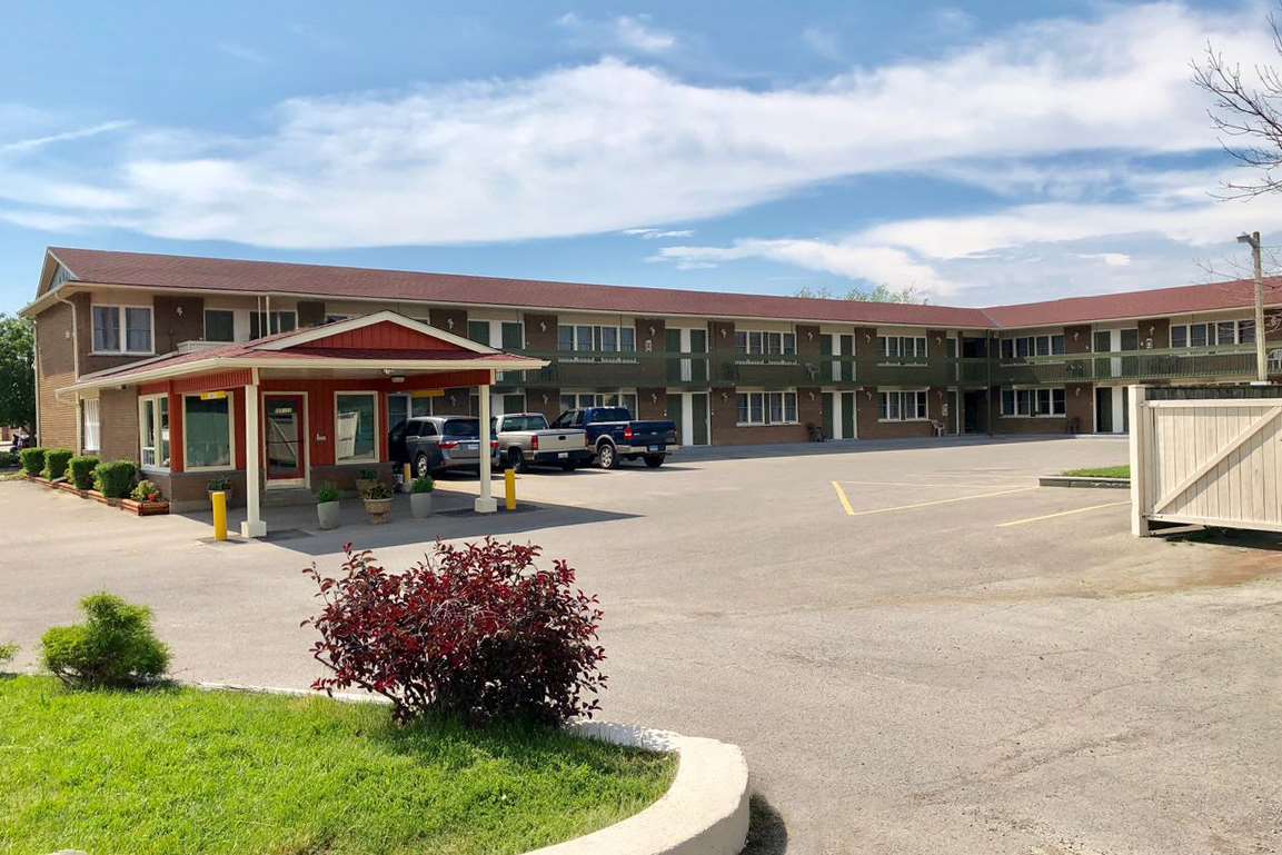 Knights Inn Fort Erie 4/15