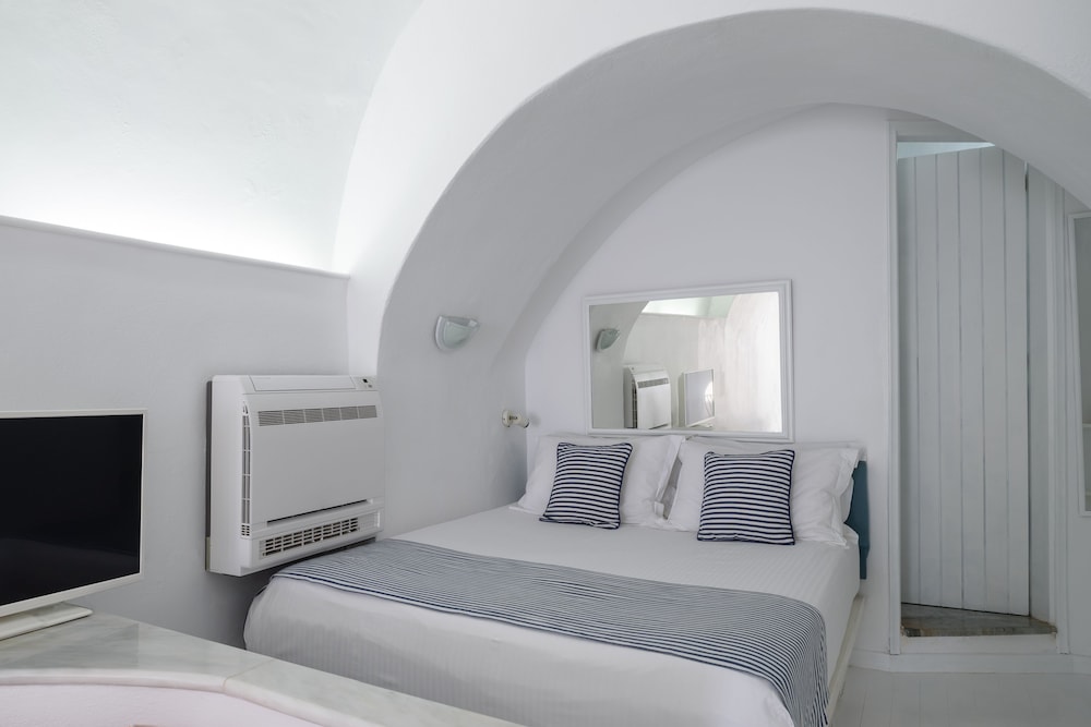 CAVE, 2 BEDROOMS, APARTMENT, CALDERA VIEW, HOT TUB