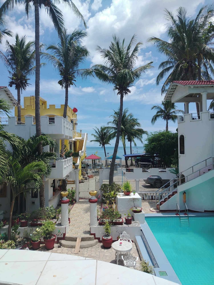 White Castle Resort And Hotel 61/63