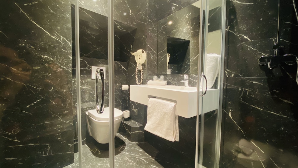 Icone Hotel - Annecy 24/27