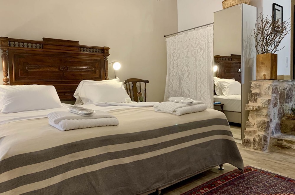 LUXURY, SUITE