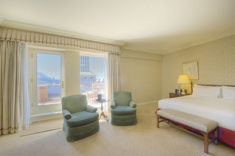 Sir Stamford Circular Quay 16/46