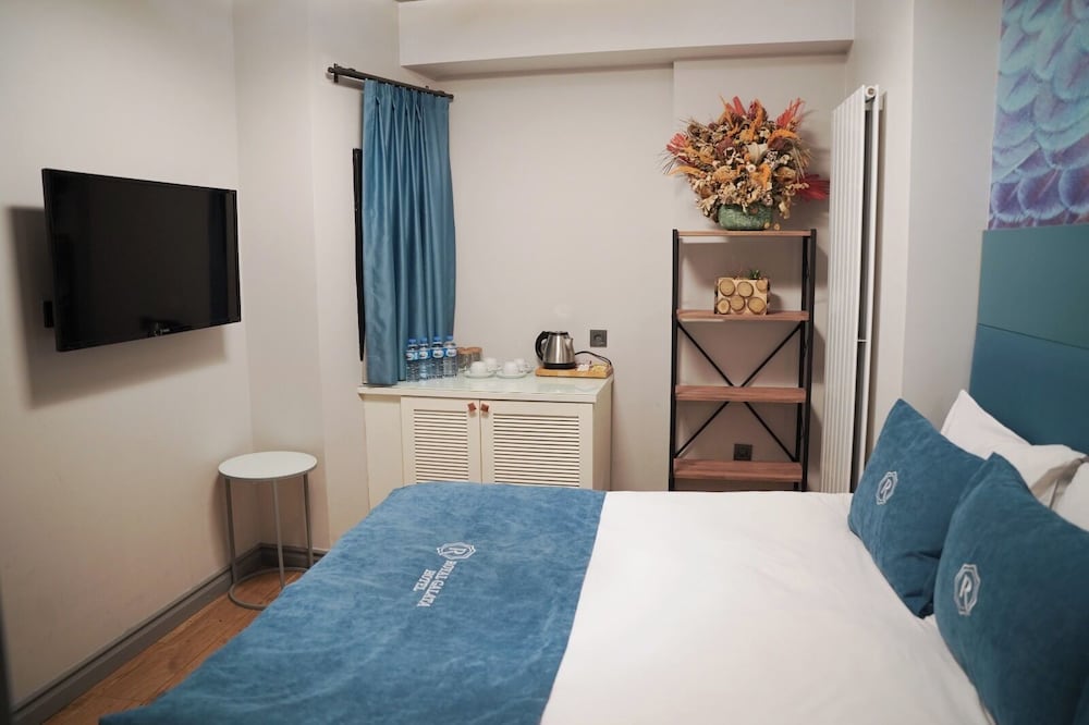 غرفة كومفورت رباعية بسريرين كوين، Royal Galata Hotel 8/10