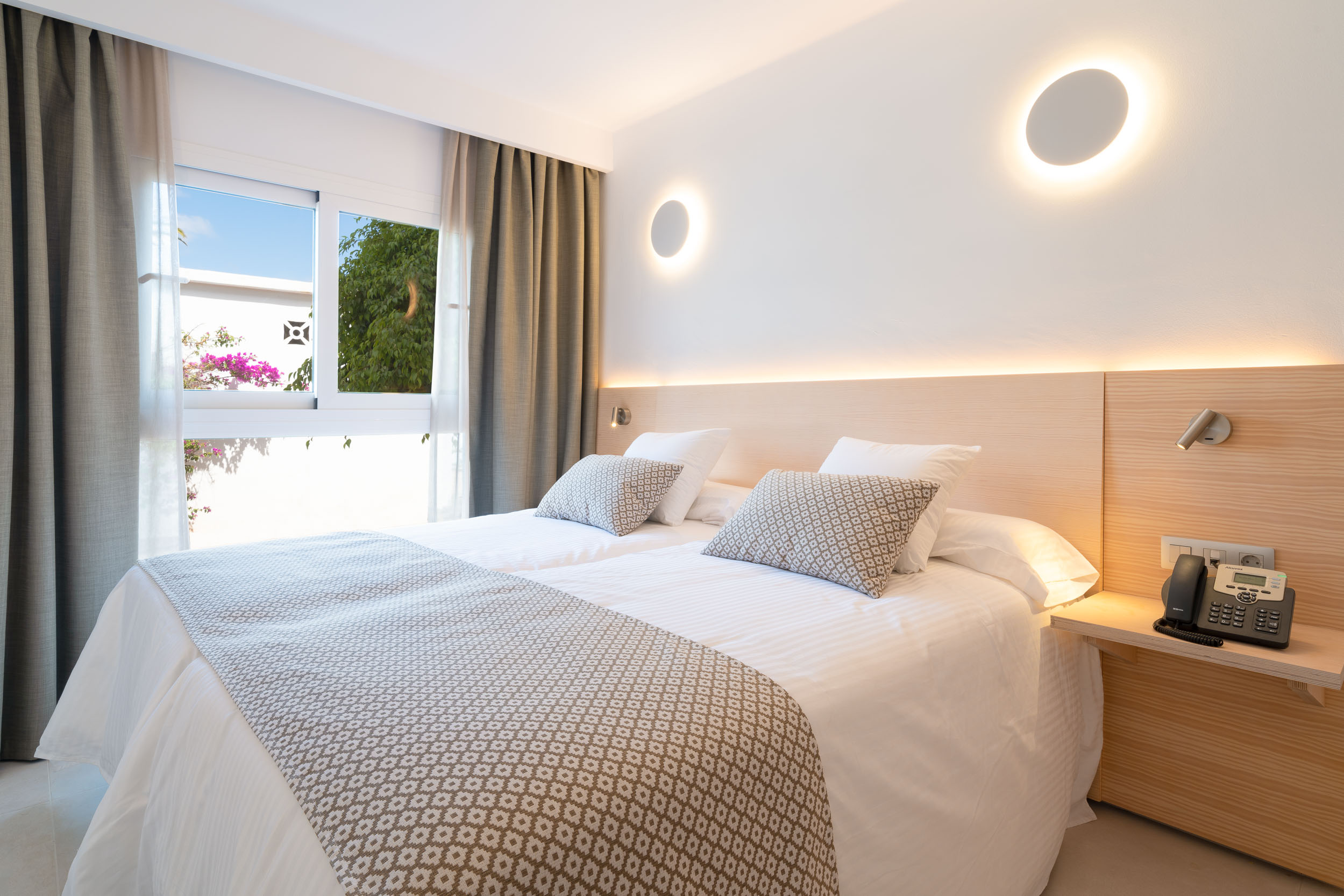 1 BEDROOM, PREMIUM, APARTMENT