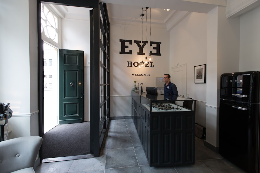 EYE HOTEL 30/36