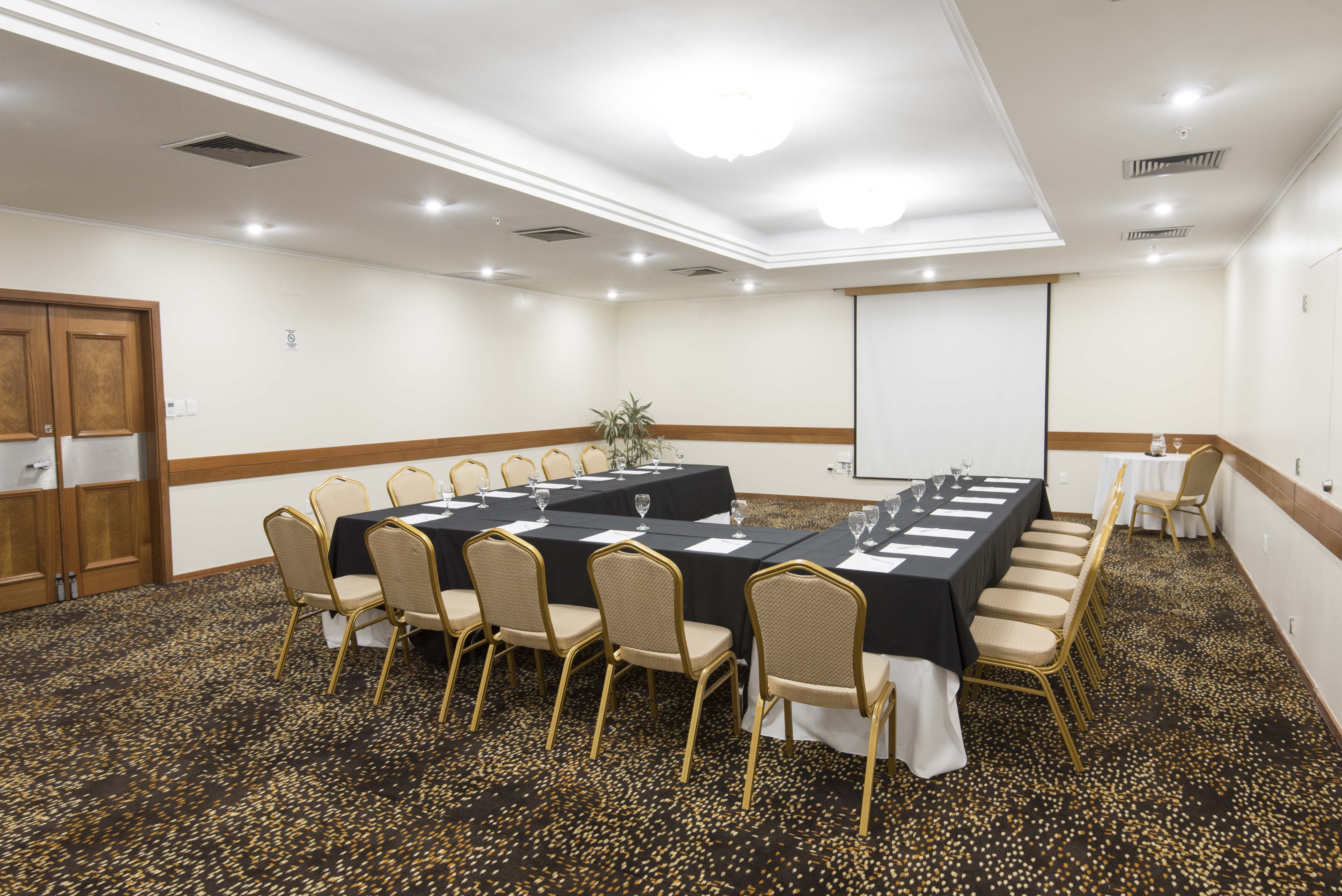 Holiday Inn Montevideo 74/81