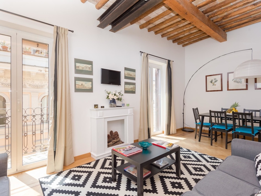 RSH Trevi Fountain Luxury Apartment 27/39