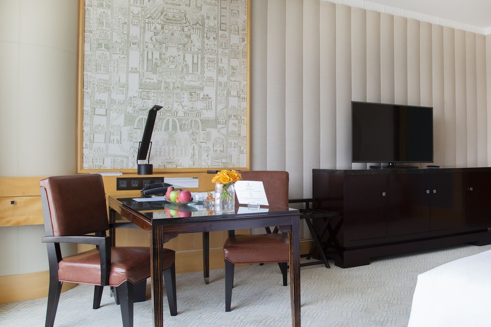Ritz Carlton Financial Street 42/42