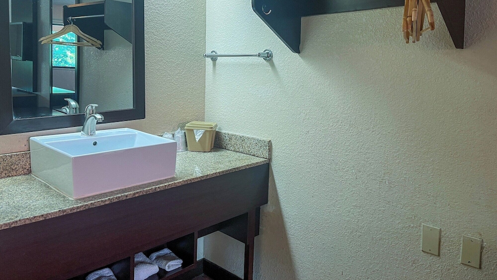 Motel 6 Atlanta Smyrna / Ballpark 52/60
