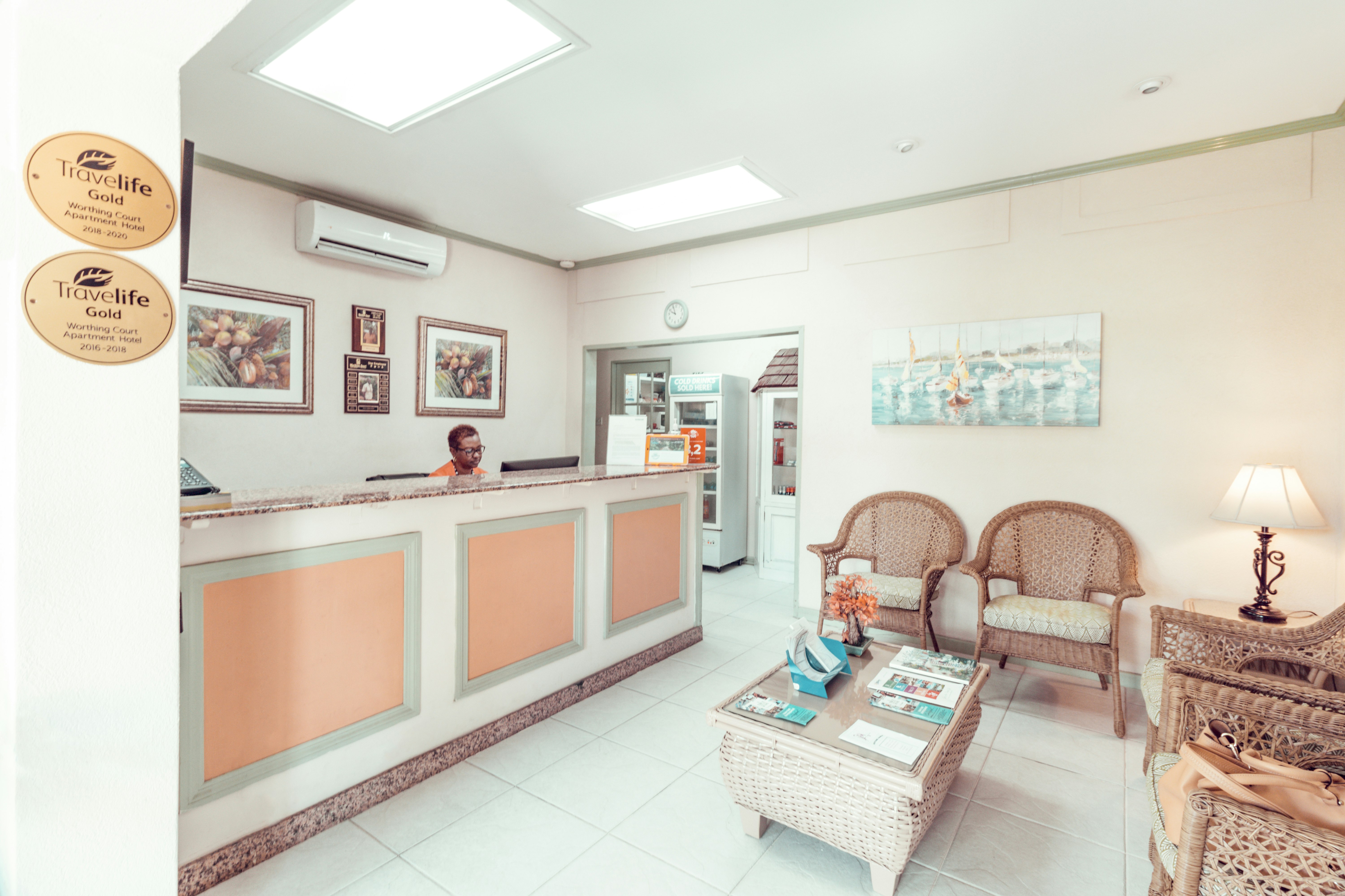 Worthing Court Apartment Hotel 9/44