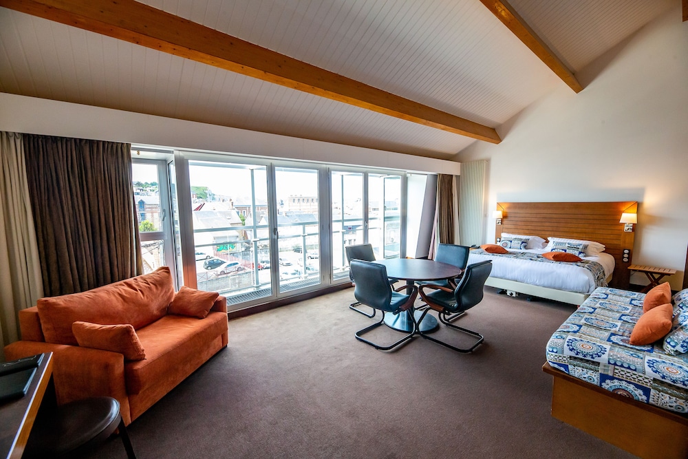 HOTEL LE GRAND PAVOIS 53/87