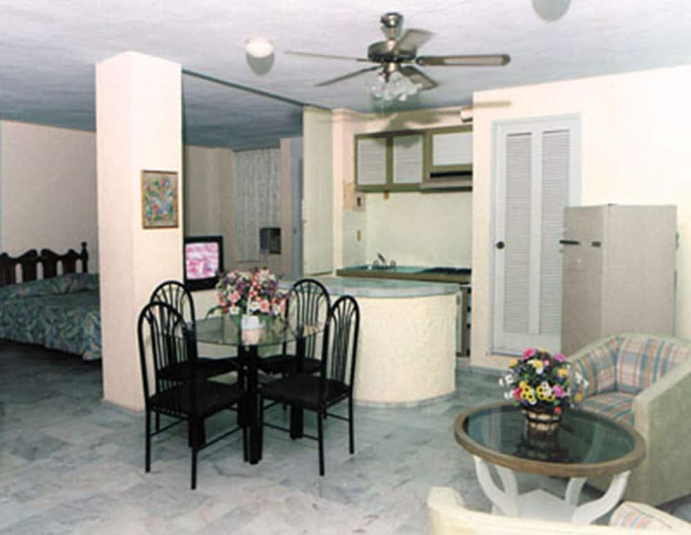 Hotel Suites Jazmin Acapulco 40/50