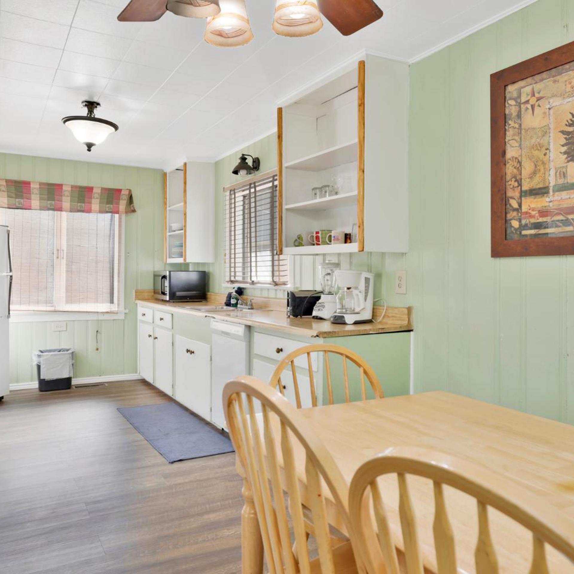 Lodge House - Family Cabin with Pool Table by Big Bear Vacations 20/28