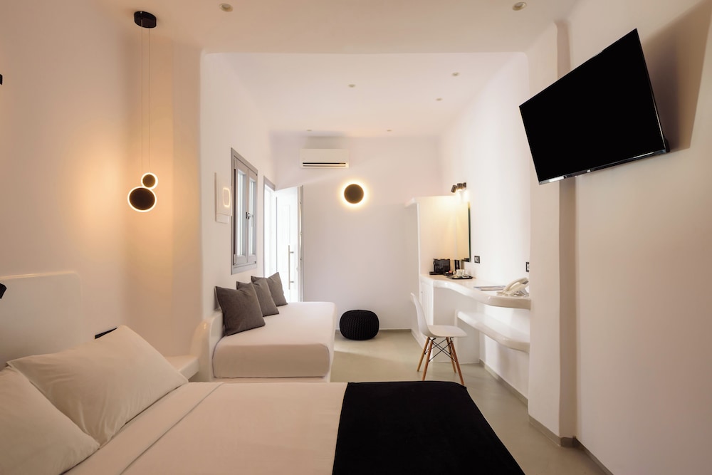 Tataki Hotel 53/72
