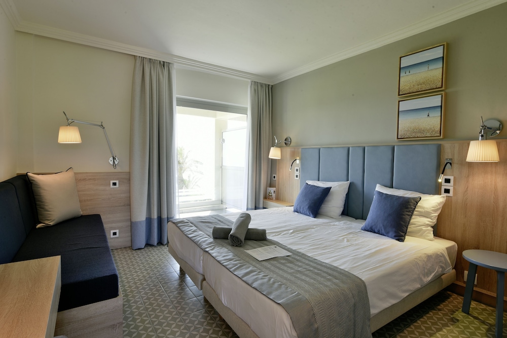 CLASSIC, SINGLE, DOUBLE BED