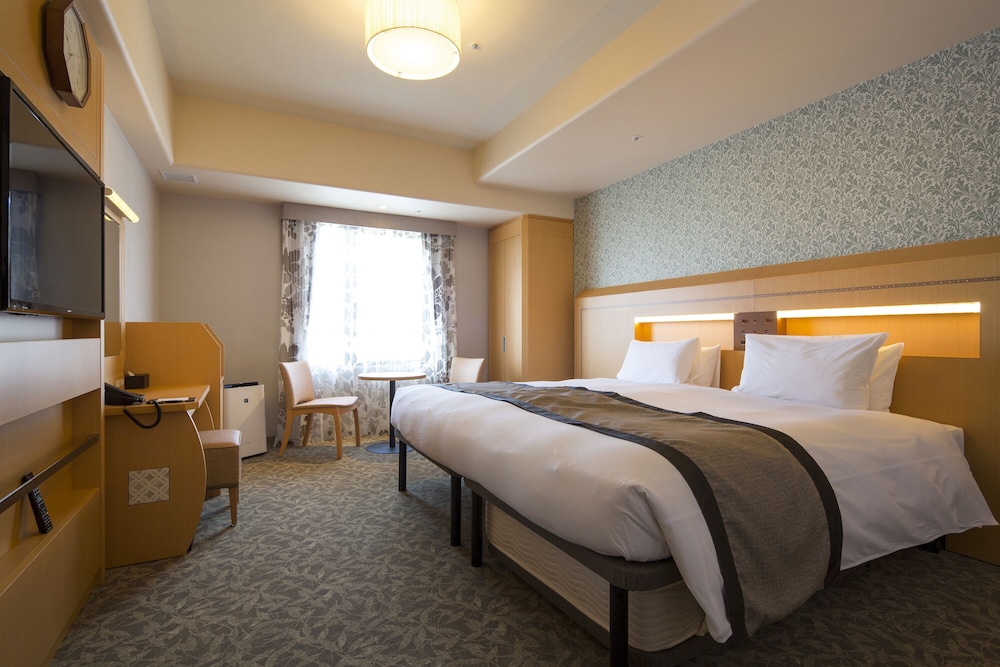 Room at Hotel Monterey Kobe, KOBE