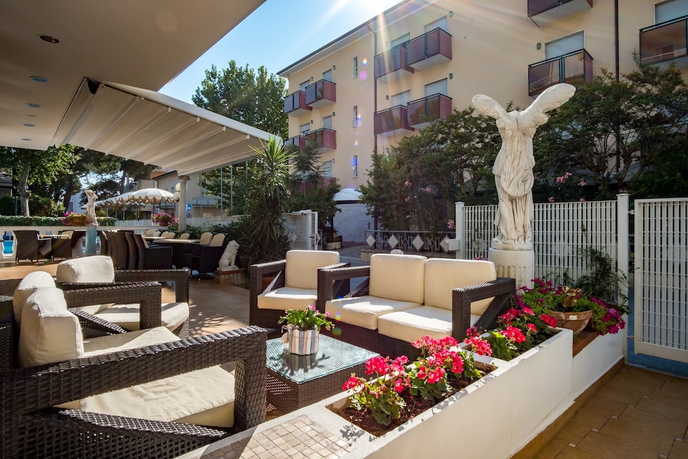 Hotel Villa Dei Fiori 36/56