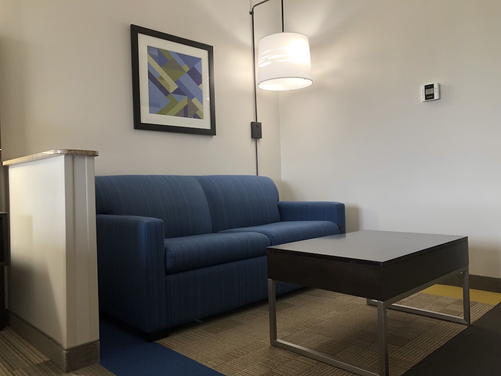 Holiday Inn Express Hotel & Suites Newton Sparta 24/44