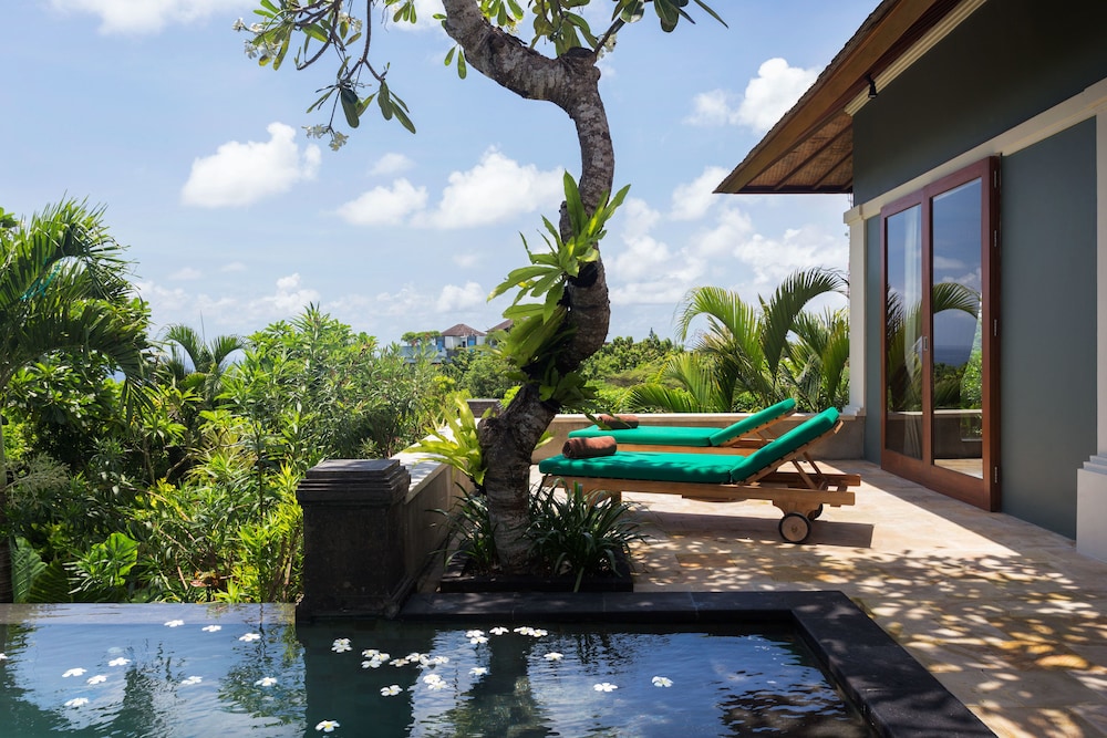 THE SHANTI RESIDENCE AND RESORT 5/66