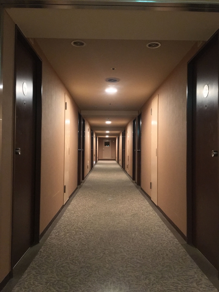 Diamond Hotel 9/50