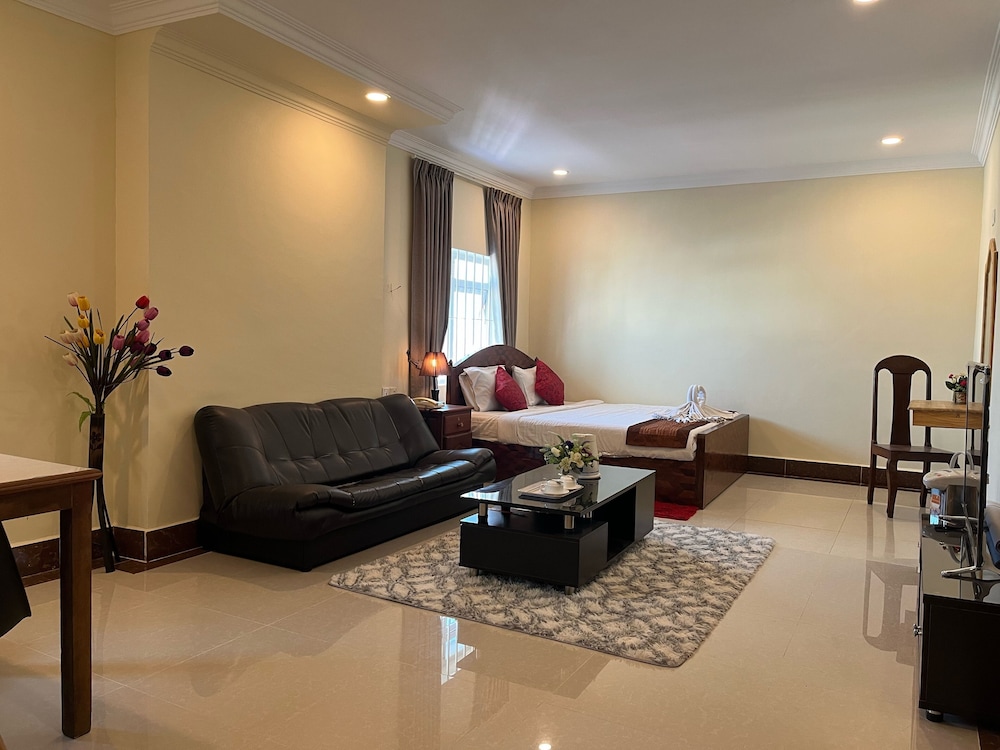 Queen Wood Hotel 16/30