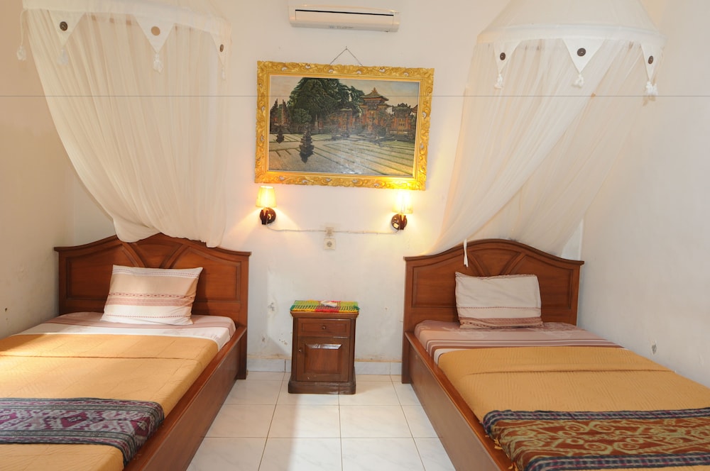 Yuliati House 17/50