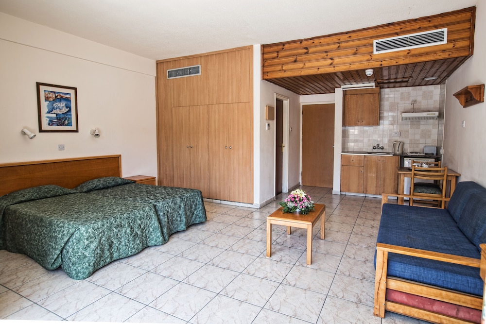 Anthea Hotel Apartments 30/60