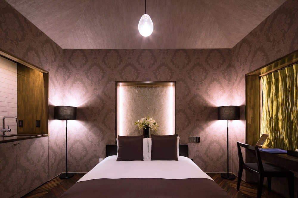 Roppongi Hotel S 27/75