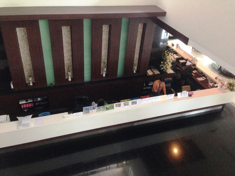August Suites 37/69