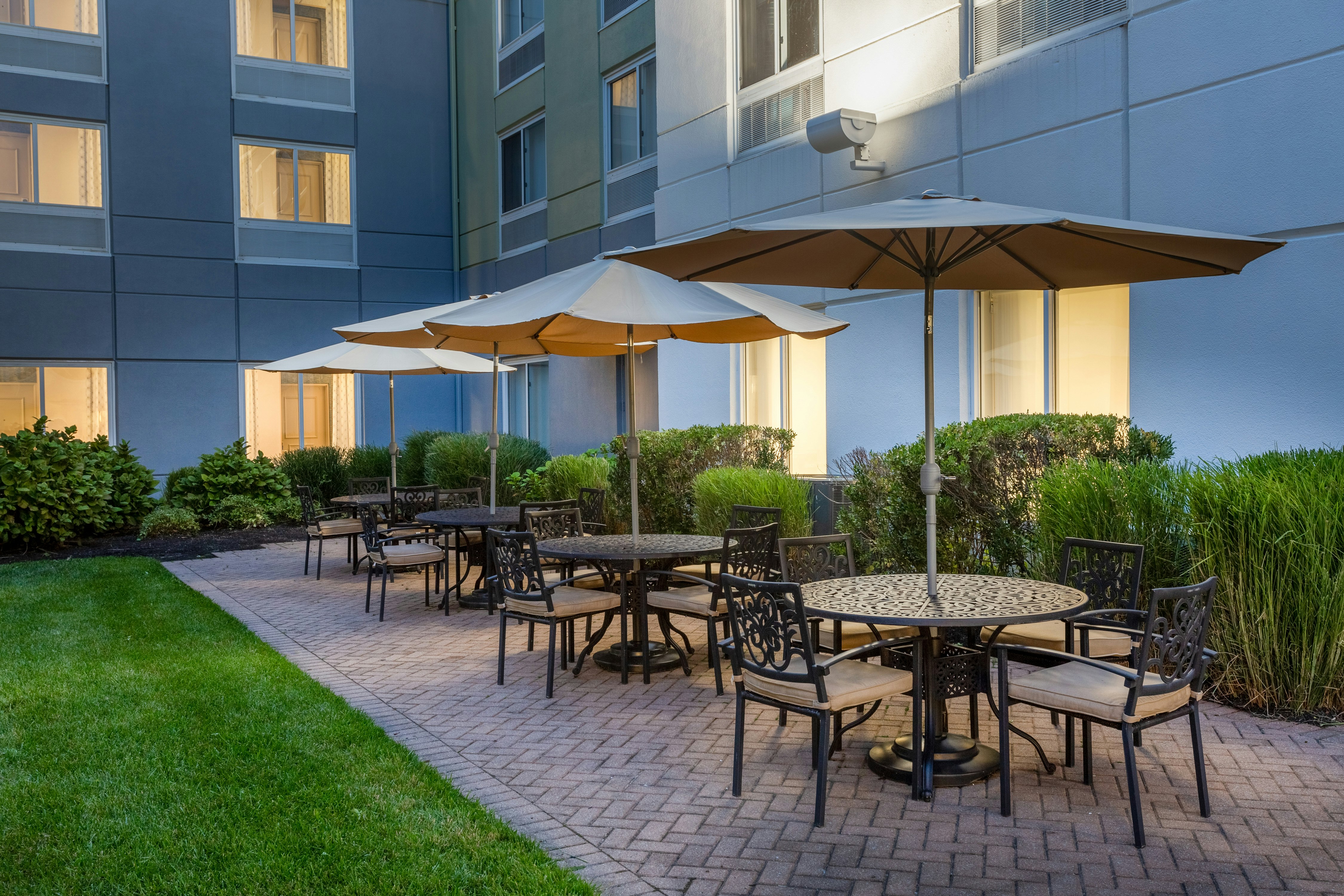 HILTON GARDEN INN ISLIP-MACARTHUR AIRPORT 48/48