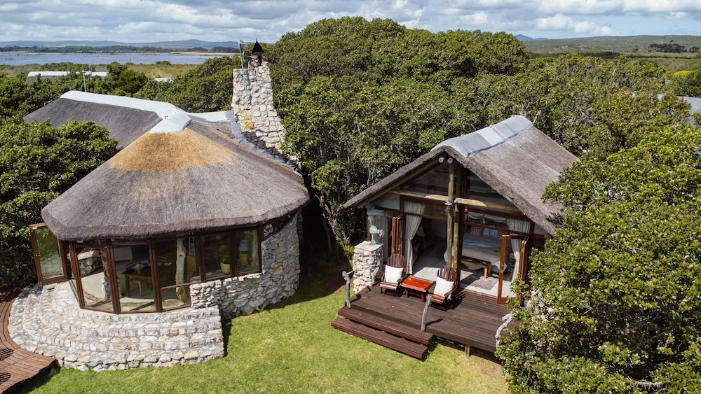 MOSAIC Lagoon Lodge 42/50