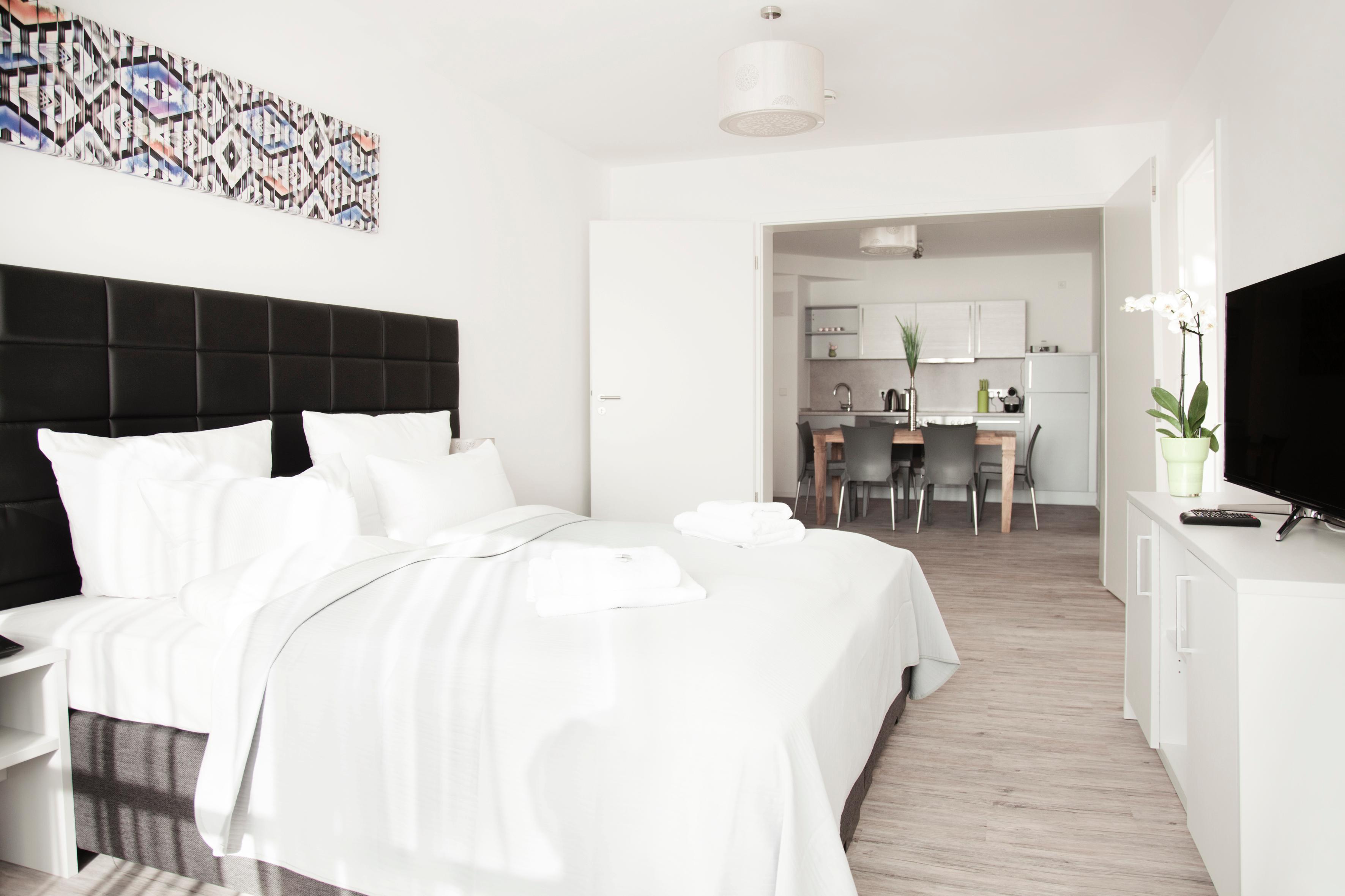 3 BEDROOMS, APARTMENT