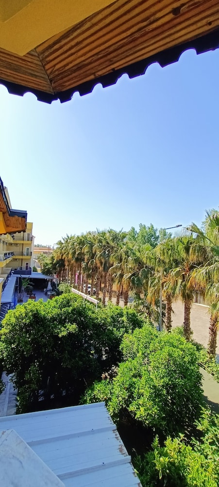 Santana Hotel 33/42