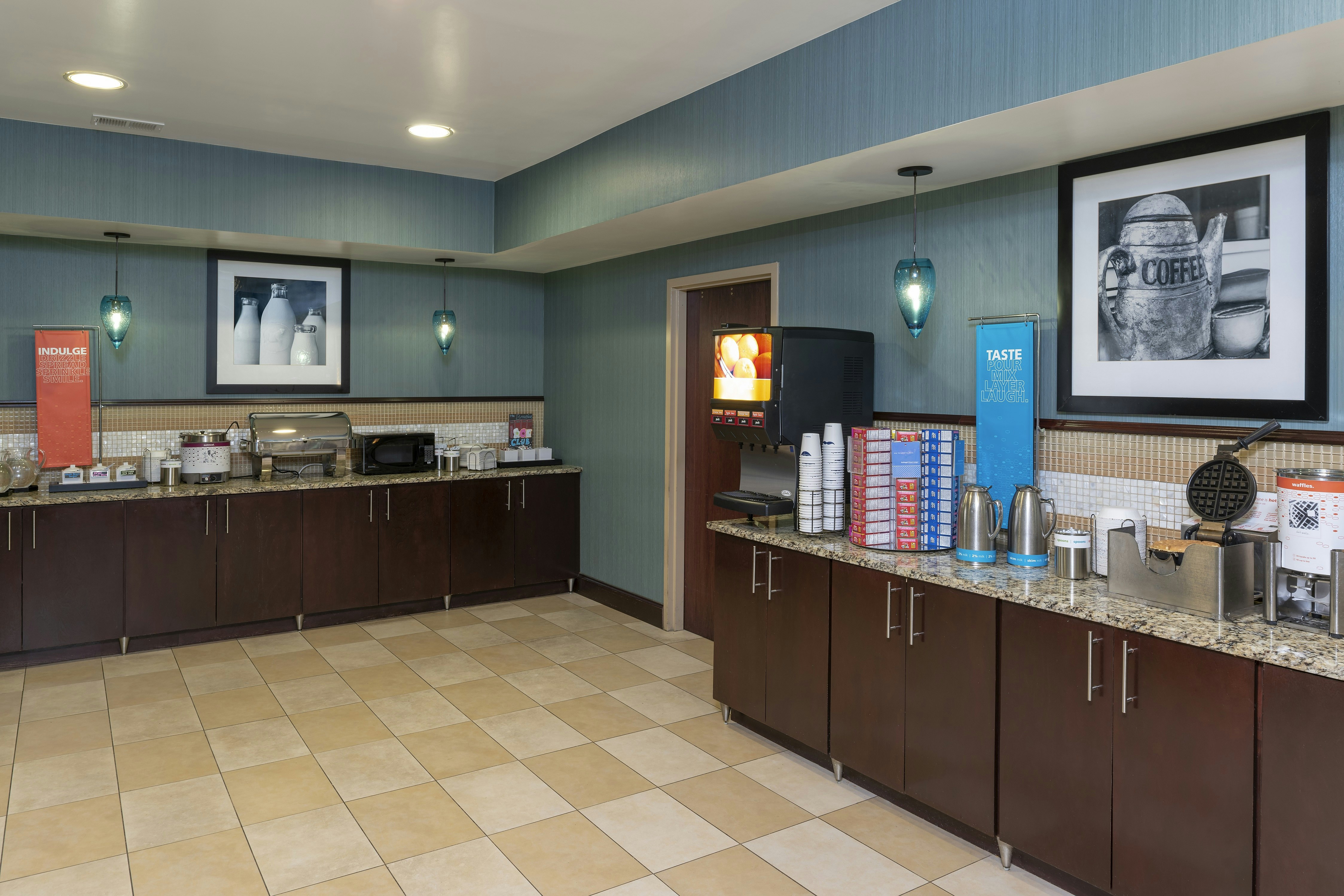 Hampton Inn East Lansing 3/45
