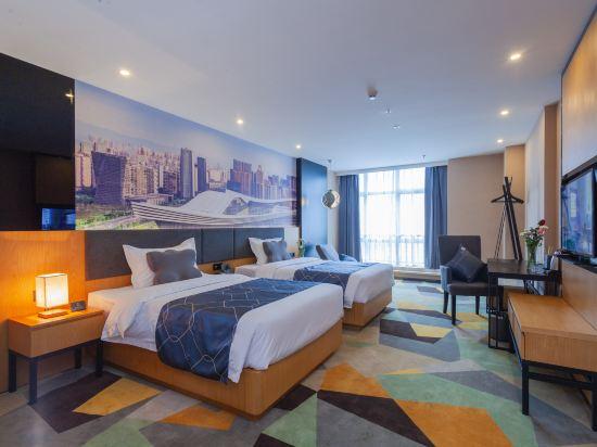 Chonpines Hotel (Guangyuan Nanhe Central Square) 9/33