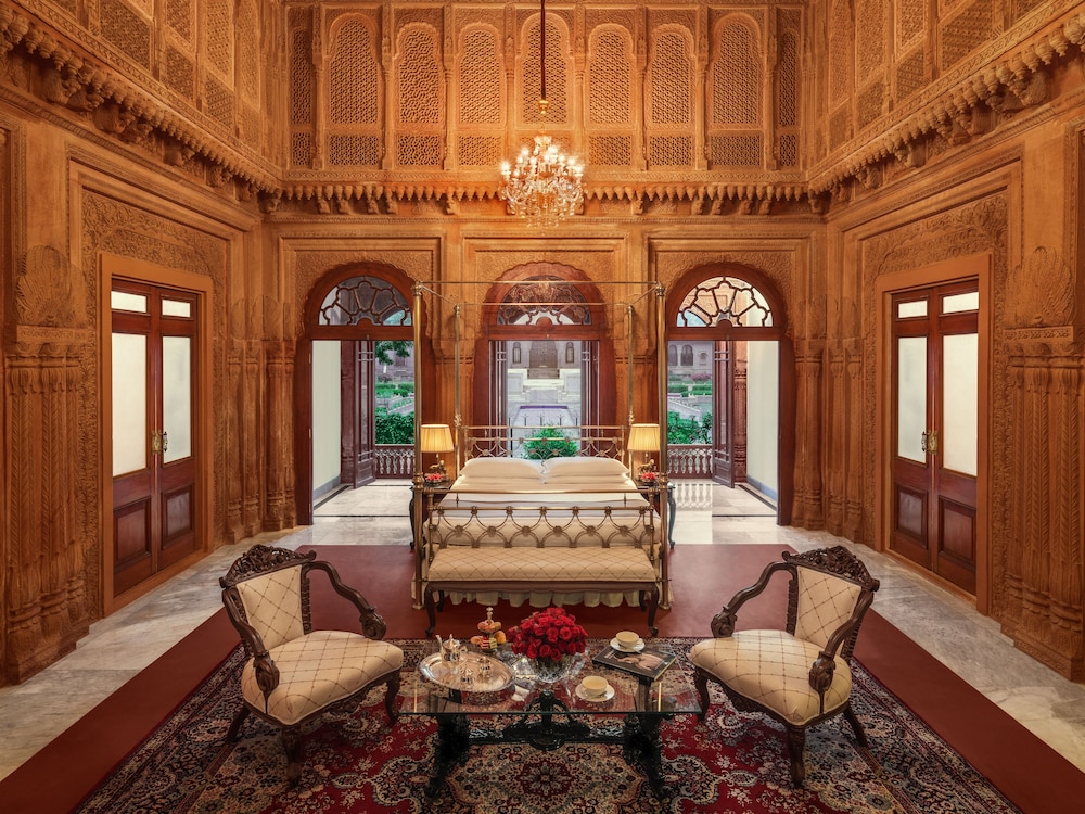 Laxmi Niwas Palace 24/65