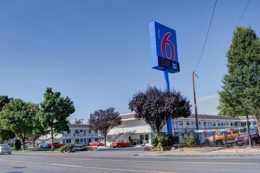Motel6 Salem, OR 9/62