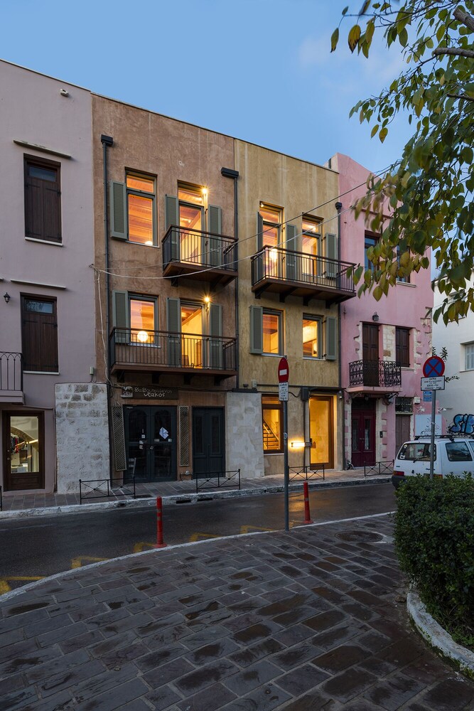 Polixenys Suites 37/46